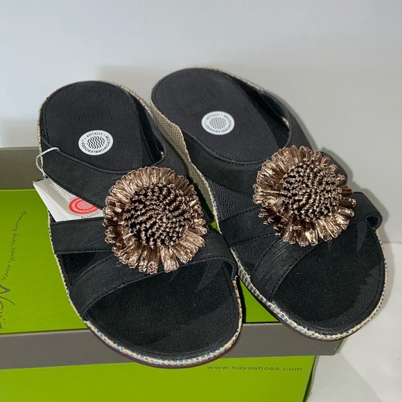 Naya size 9 black sandals - Picture 6 of 6